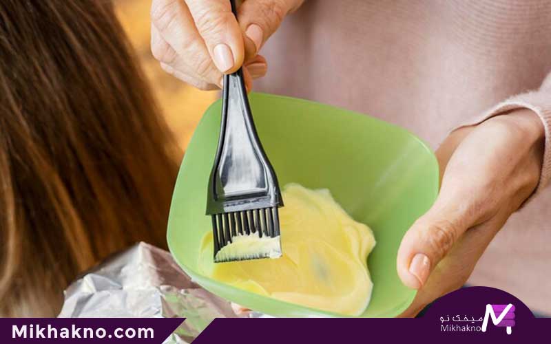 آسیب رنگ مو به حوله