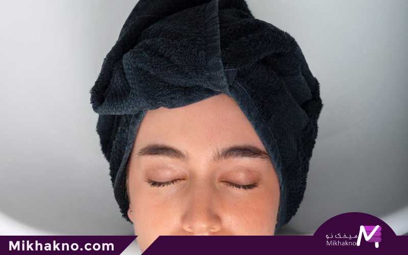 راهکارهای پیشگیری و مراقبت از آسیب رنگ مو به حوله